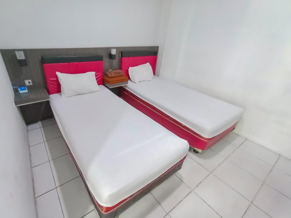Reddoorz Syariah Near Q-Mall Banjarbaru Martapura (South Kalimantan) Exterior foto