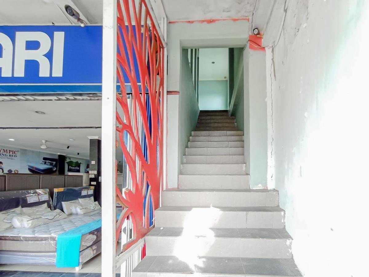 Reddoorz Syariah Near Q-Mall Banjarbaru Martapura (South Kalimantan) Exterior foto